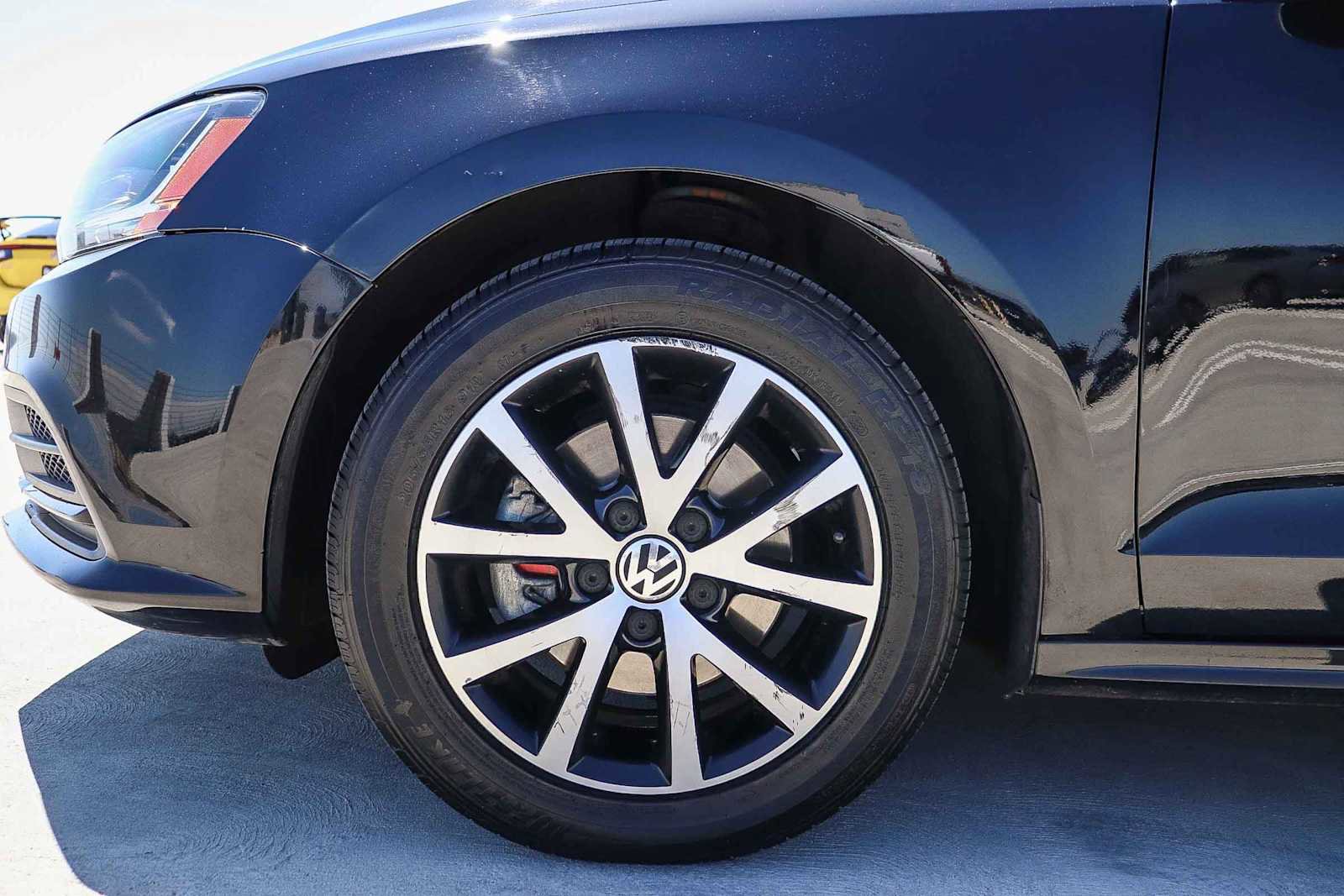Used 2017 Volkswagen Jetta SE image 11
