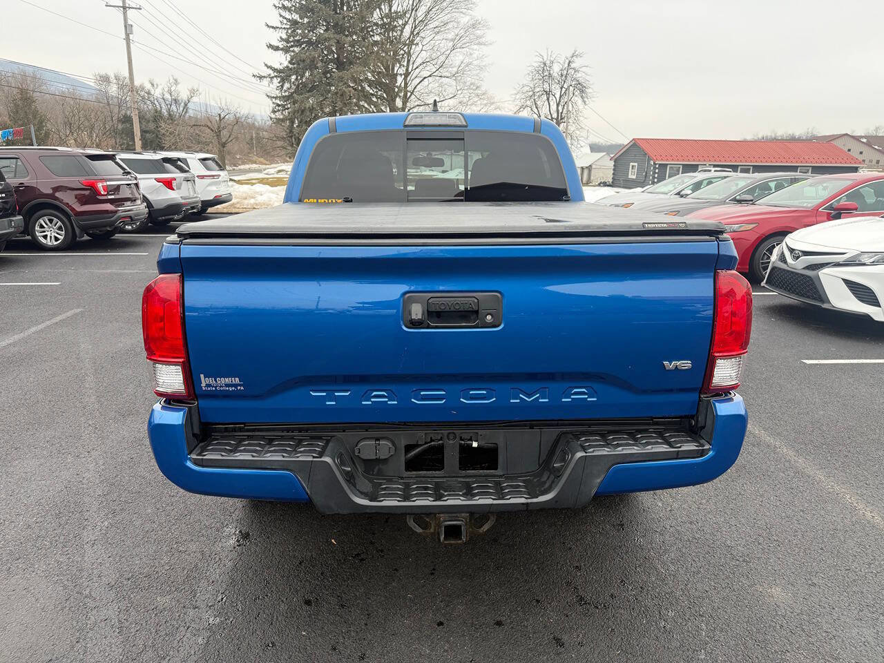 Used 2017 Toyota Tacoma TRD Sport w/ Tow Package (A/T) image 6