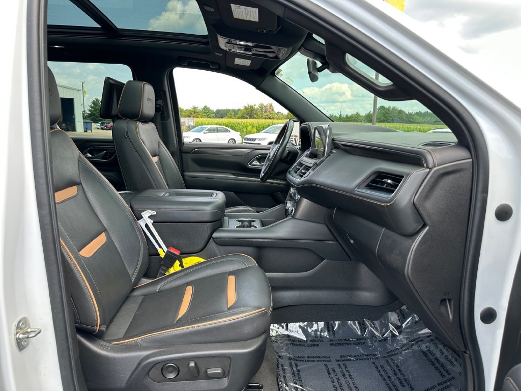Used 2022 GMC Yukon XL AT4 w/ AT4 Premium Plus Package AWD/4WD image 44