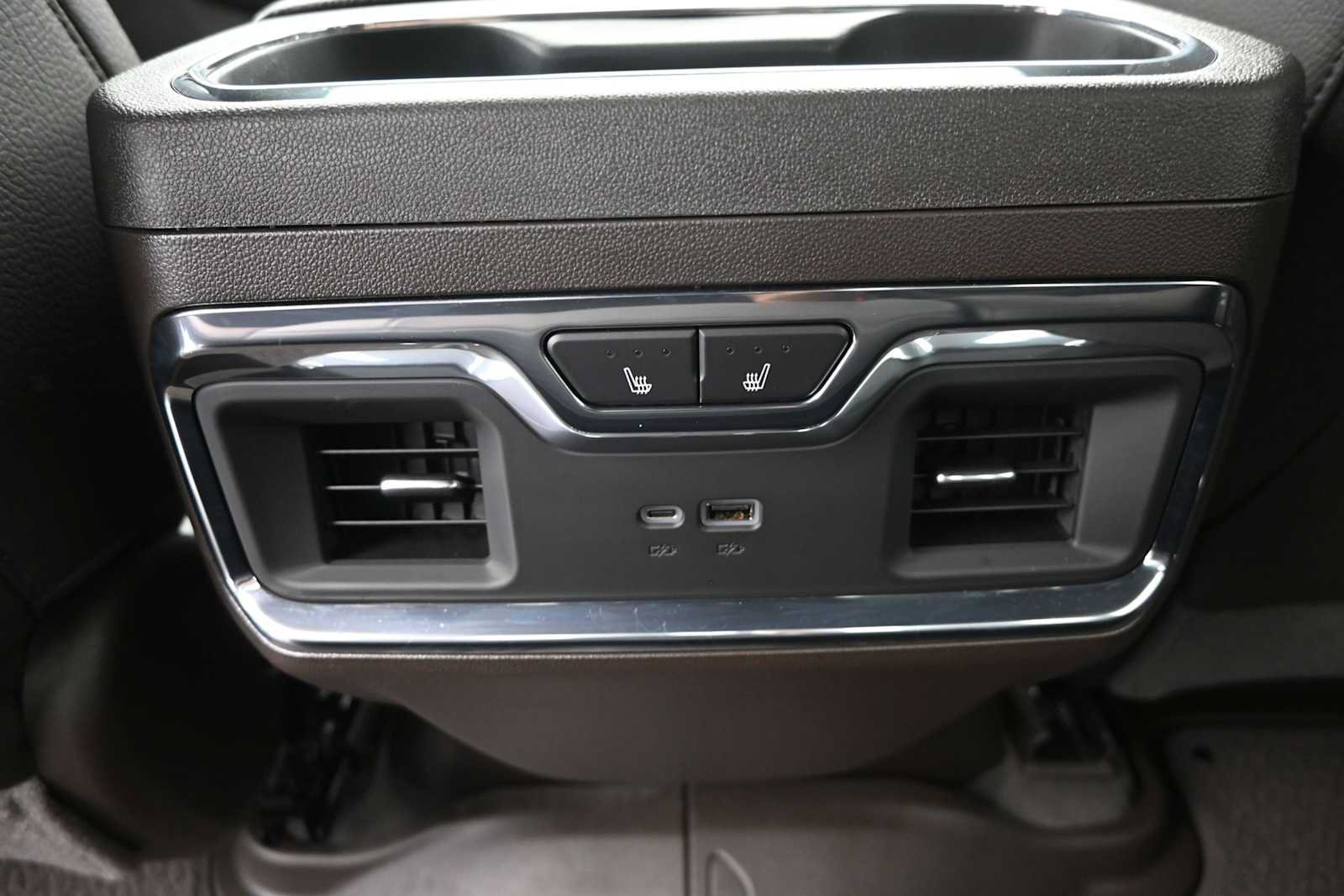 Used 2025 GMC Sierra 1500 Denali w/ Denali Reserve Package AWD/4WD image 24