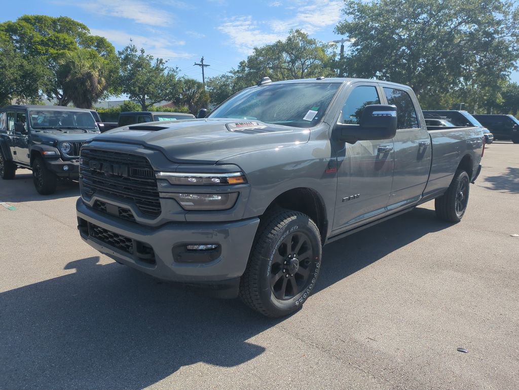 New 2026 RAM 3500 Laramie AWD/4WD image 9