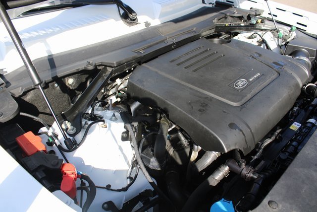 Used 2024 Land Rover Defender 110 S image 32