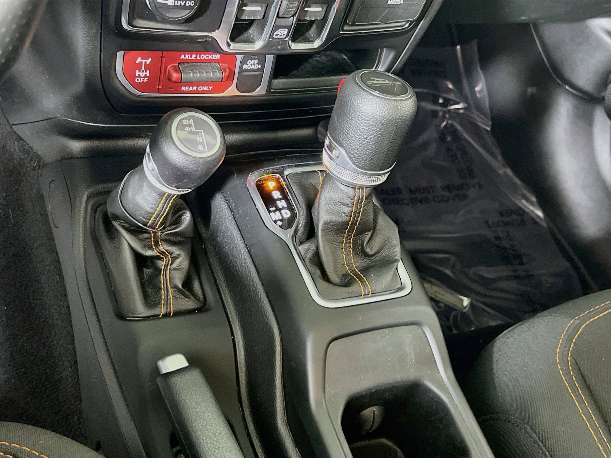 Used 2023 Jeep Gladiator Mojave w/ Cold Weather Group AWD/4WD image 17