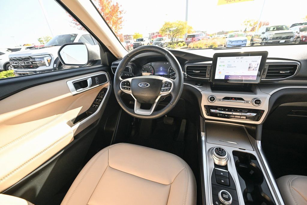 Certified 2023 Ford Explorer XLT w/ Equipment Group 202A image 34