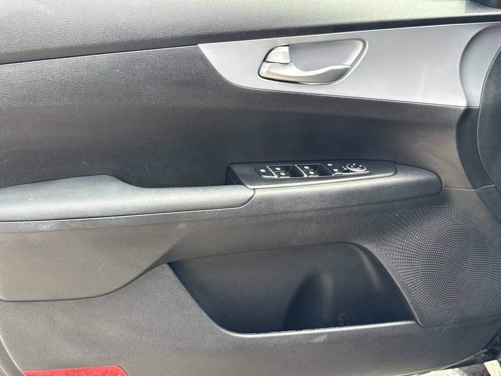 Used 2024 Kia Forte LXS FWD image 16