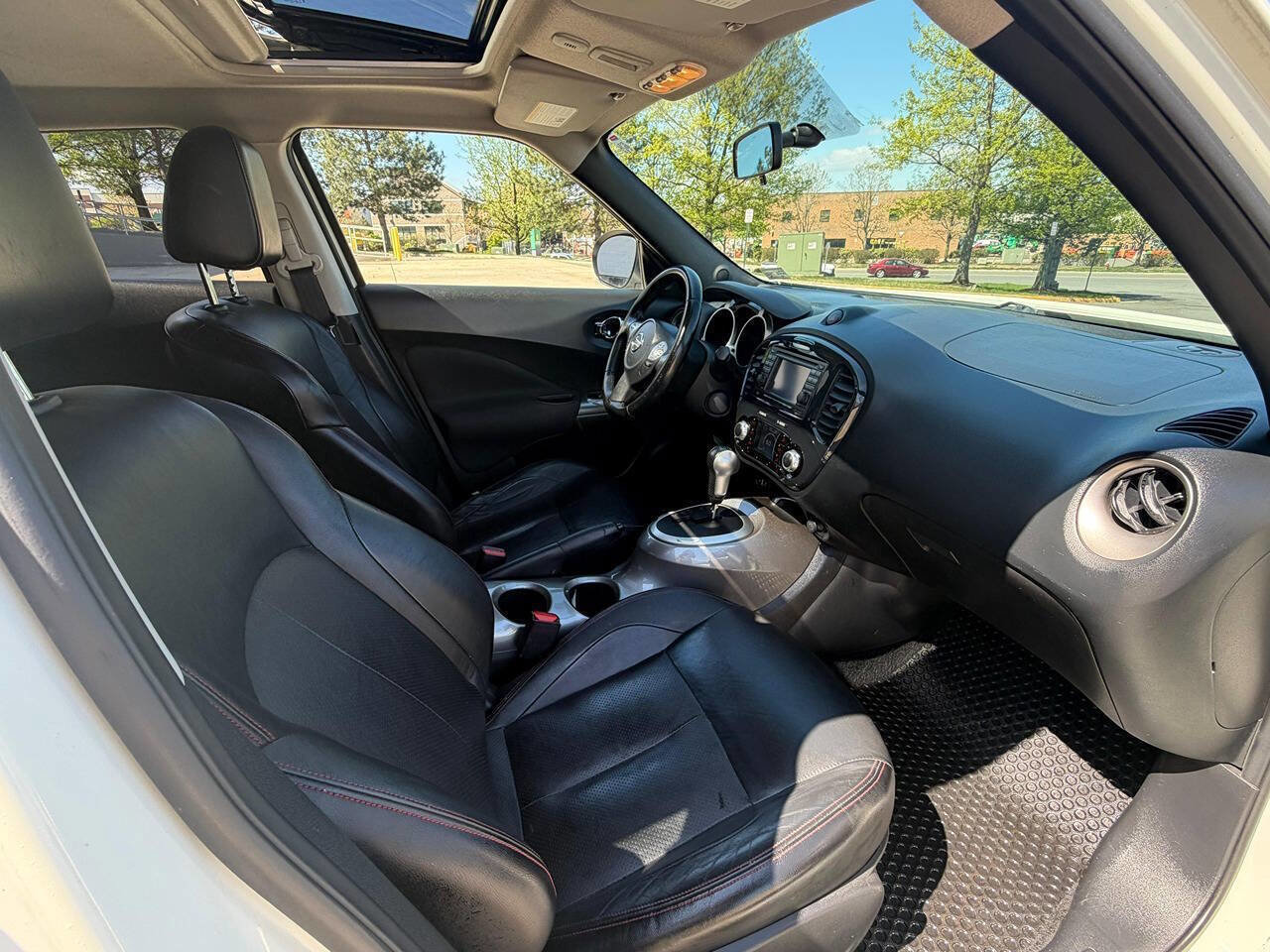 Used 2011 Nissan Juke SL image 18