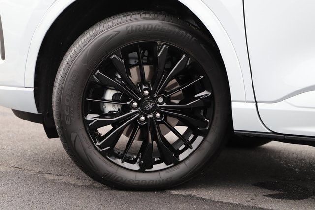 Used 2025 Ford Escape ST-Line Elite w/ Premium Technology Package image 2