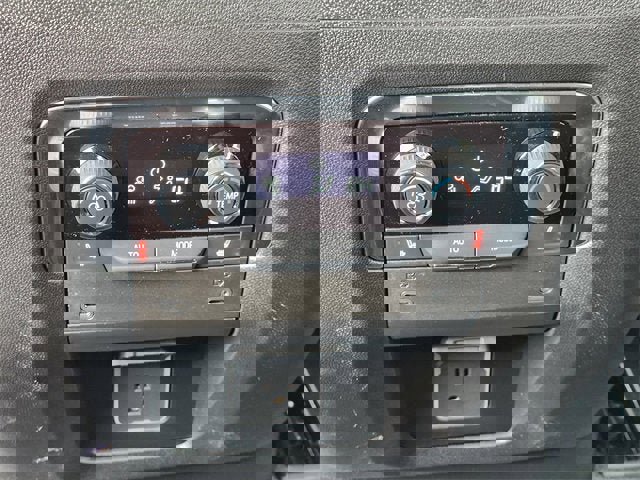 New 2025 Chevrolet Suburban Premier image 21