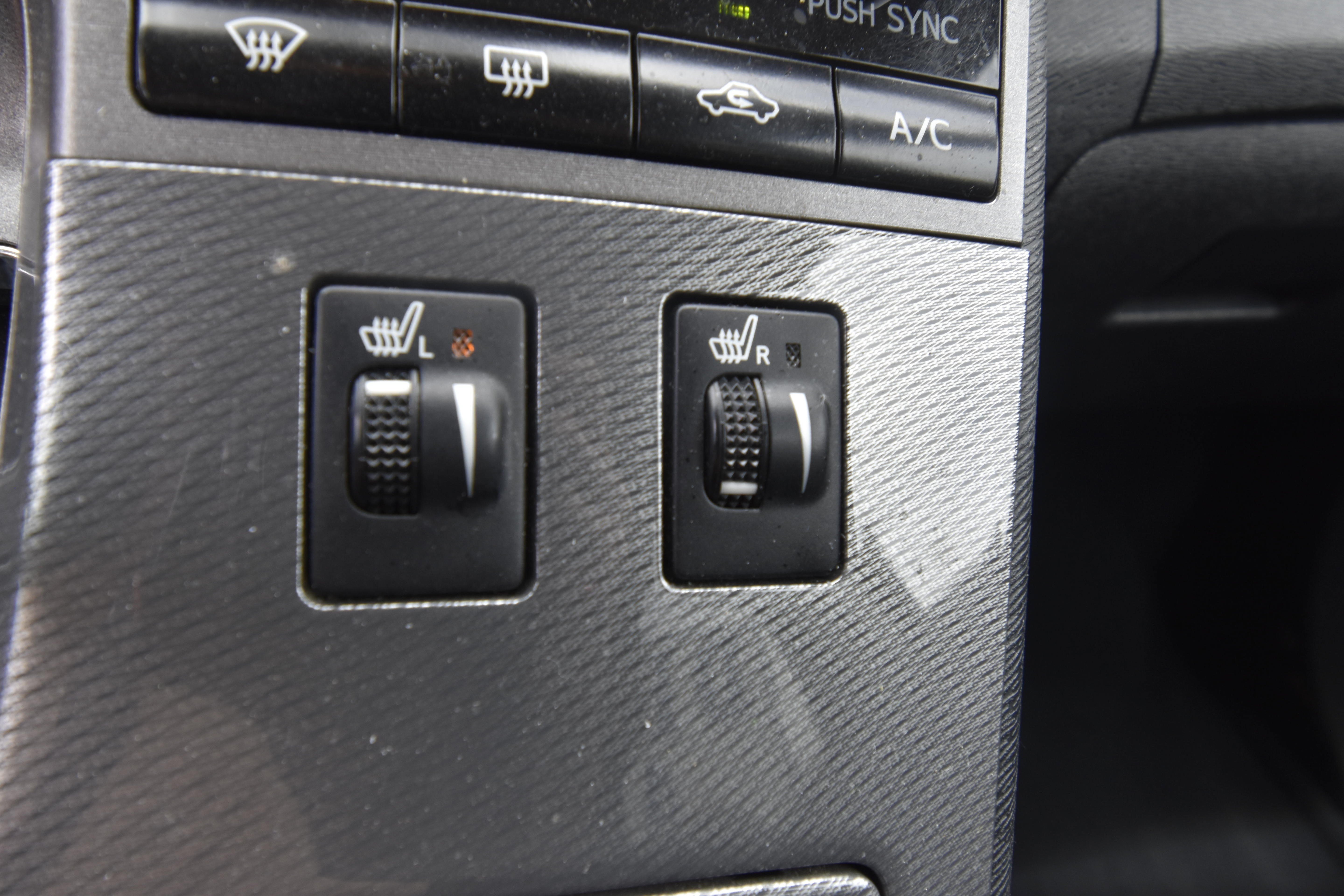 Used 2013 Toyota Venza XLE FWD image 12