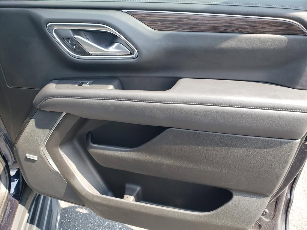 Used 2022 Chevrolet Tahoe LT w/ LT Signature Package image 24