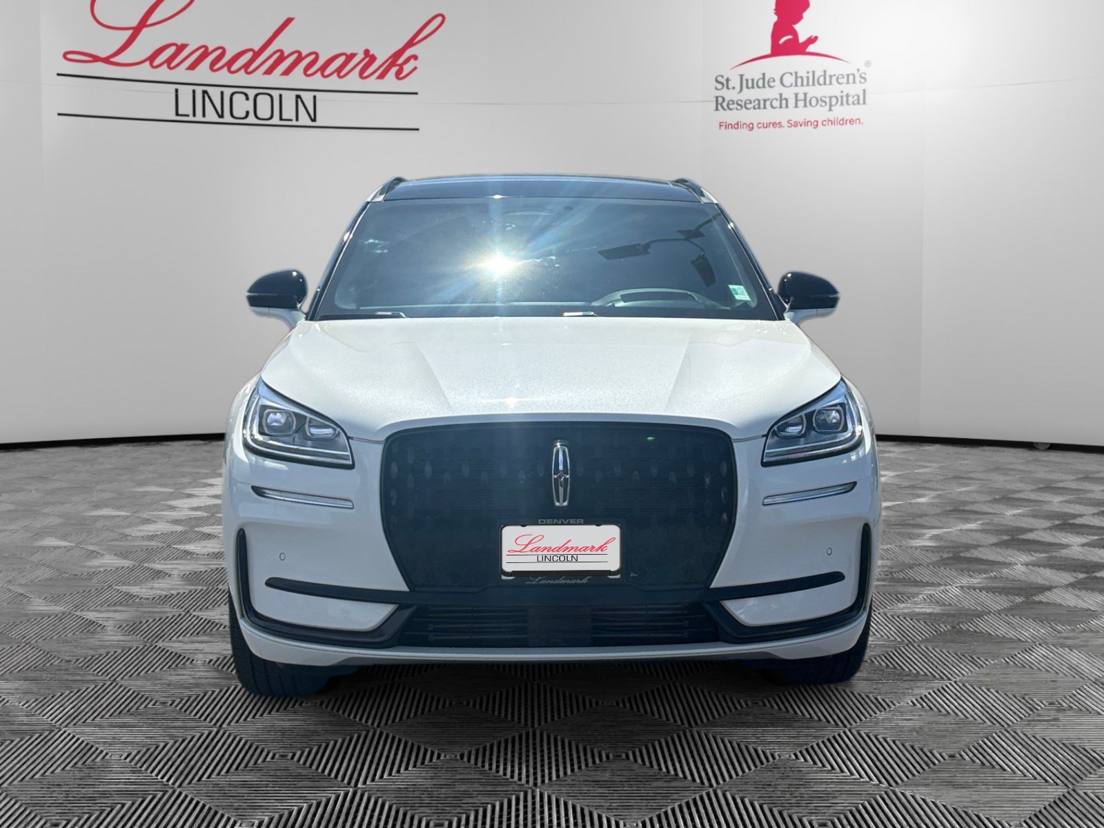 Certified 2024 Lincoln Corsair Reserve w/ Equipment Group 202A AWD/4WD image 8