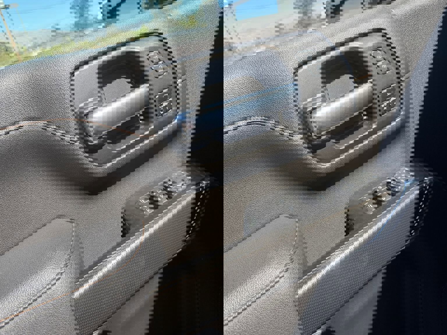 Used 2023 GMC Sierra 2500 AT4 w/ Gooseneck/5TH Wheel Package AWD/4WD image 11