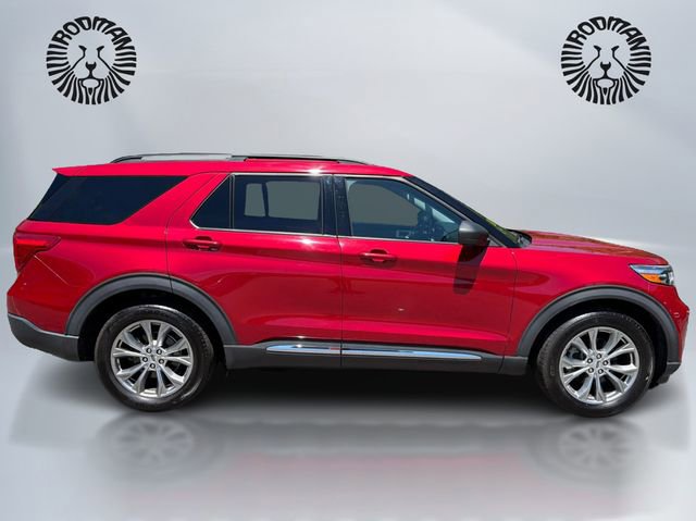 Used 2020 Ford Explorer XLT w/ Equipment Group 202A AWD/4WD image 4