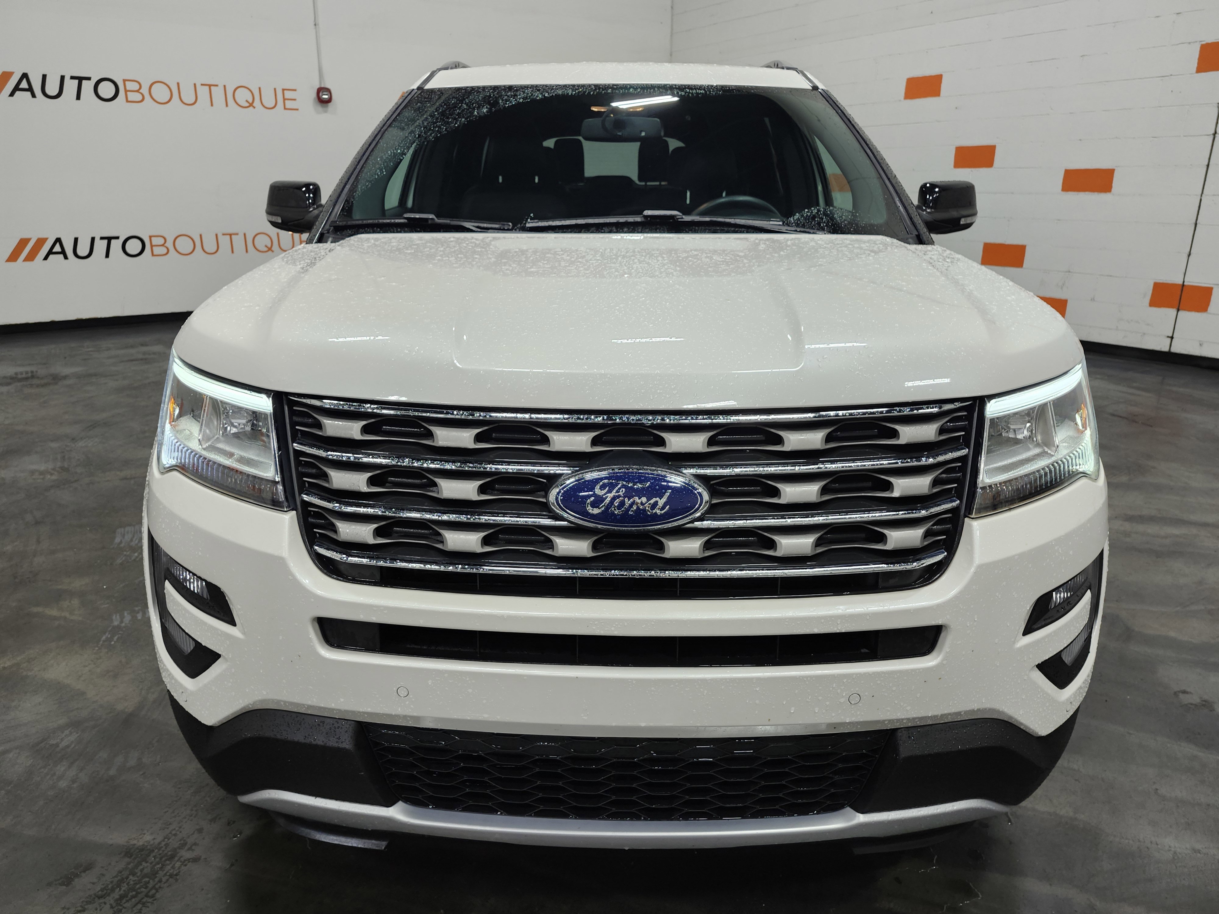 Used 2017 Ford Explorer XLT w/ Equipment Group 202A FWD image 10