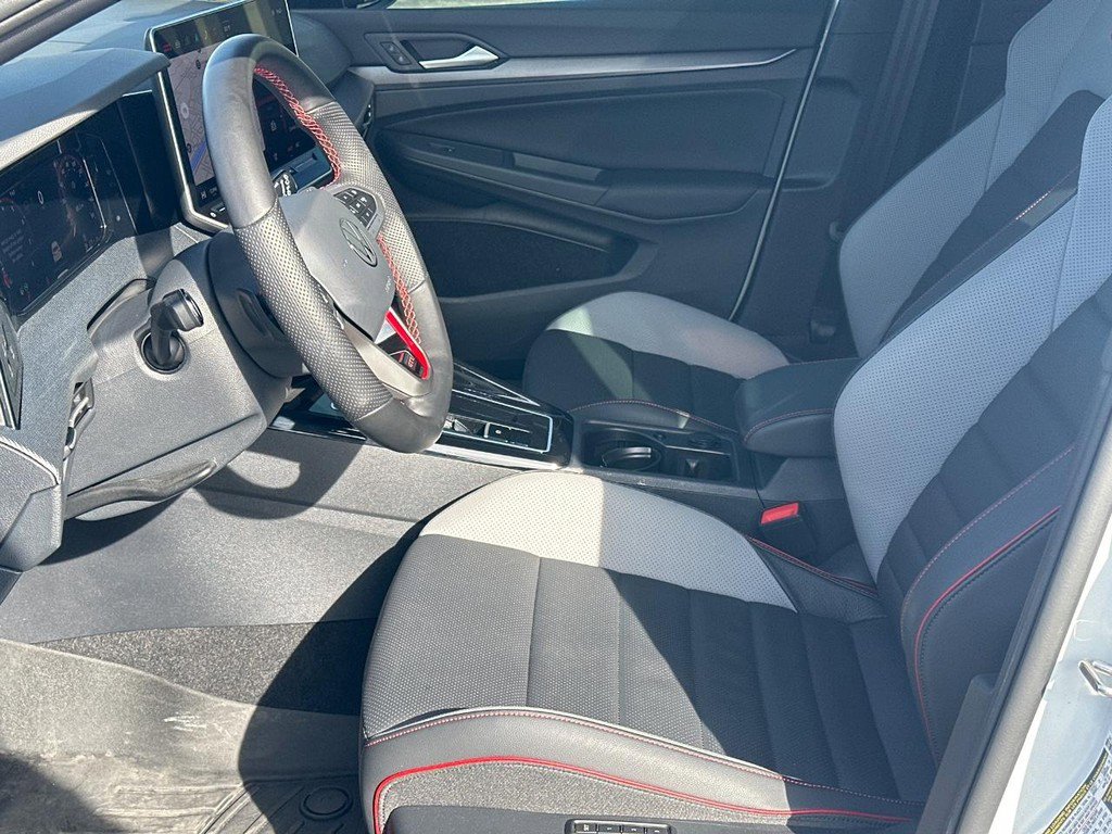 Used 2025 Volkswagen GTI SE FWD image 19