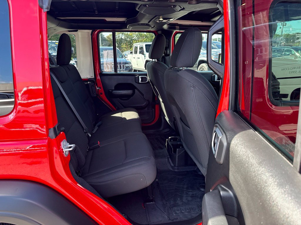 Certified 2022 Jeep Wrangler Unlimited Sport w/ Sun And Sound Package AWD/4WD image 23