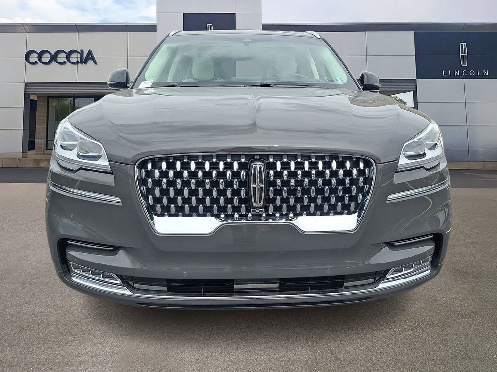 Certified 2023 Lincoln Aviator Black Label w/ Dynamic Handling Package AWD/4WD image 2