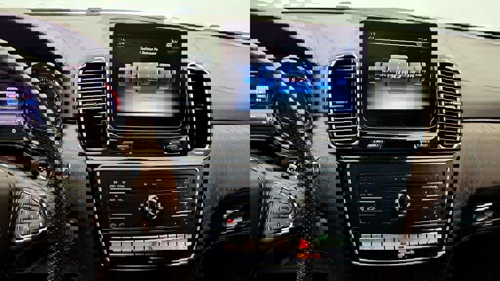 Used 2017 Mercedes-Benz GLS 550 4MATIC image 17