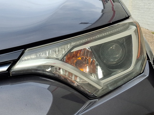 Used 2018 Toyota RAV4 XLE FWD image 9