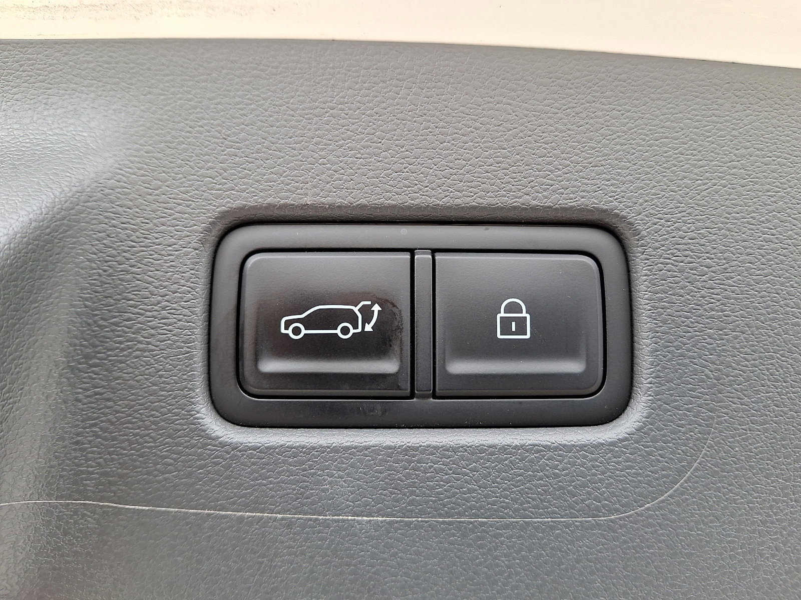 Used 2024 Hyundai Santa Fe Limited AWD/4WD image 30