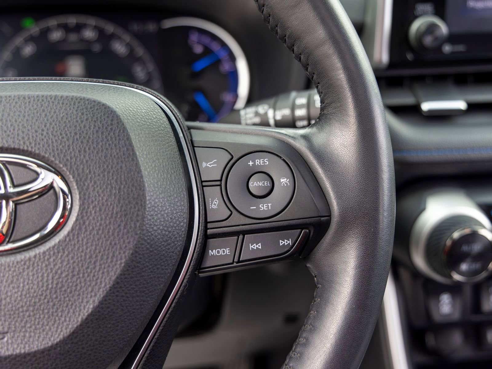 Used 2019 Toyota RAV4 XSE AWD/4WD image 36