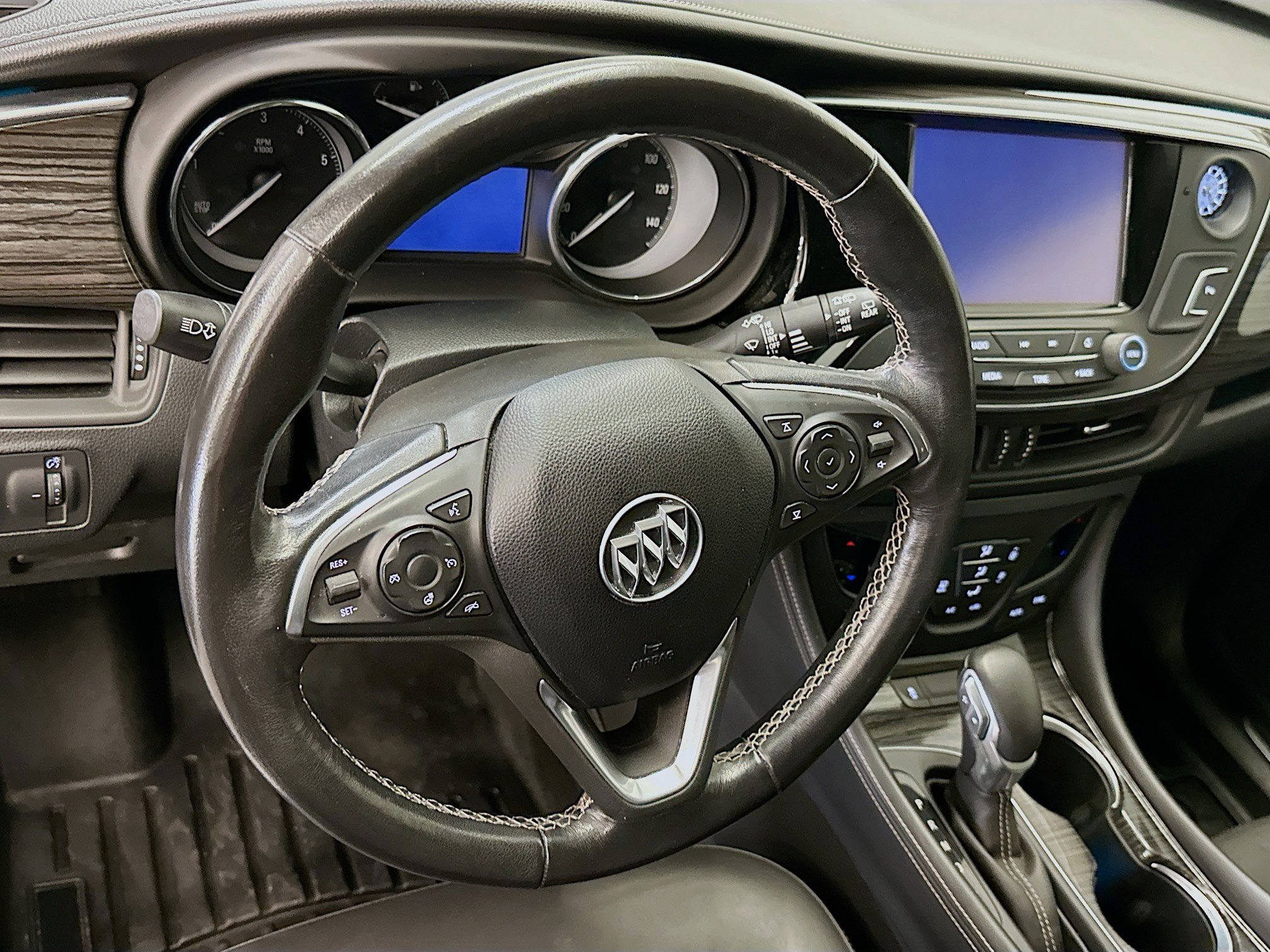 Used 2018 Buick Envision Essence AWD/4WD image 18