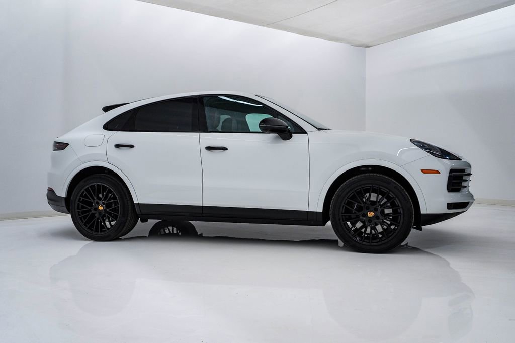 Certified 2023 Porsche Cayenne S image 9