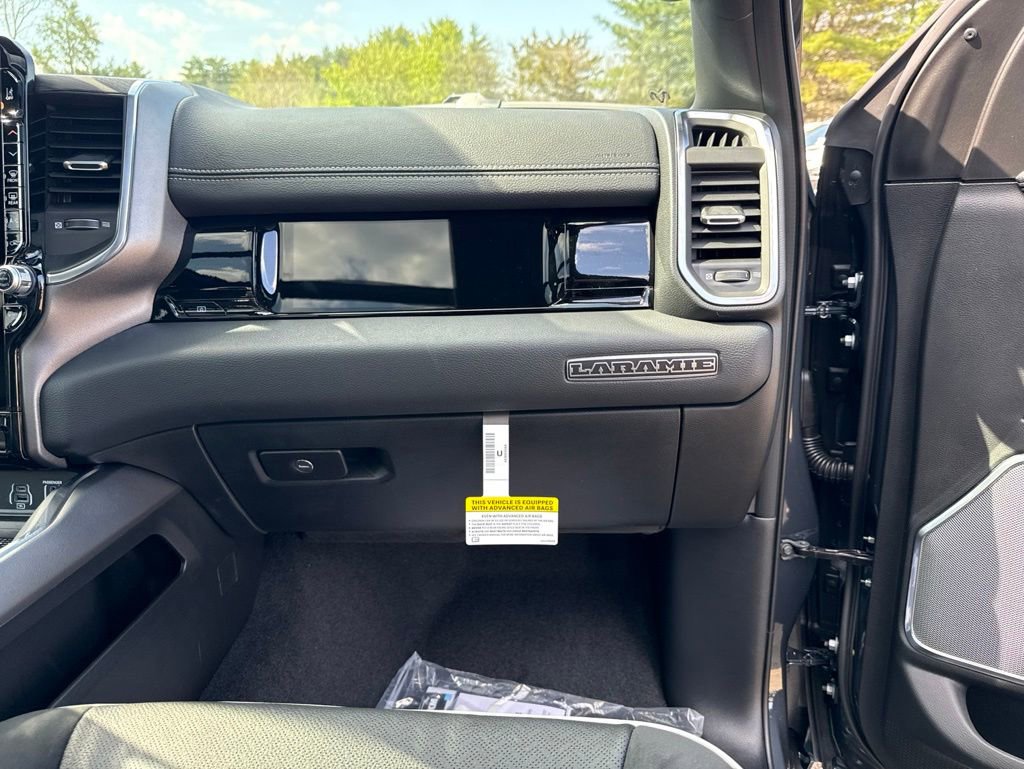 New 2026 RAM 1500 Laramie AWD/4WD image 32