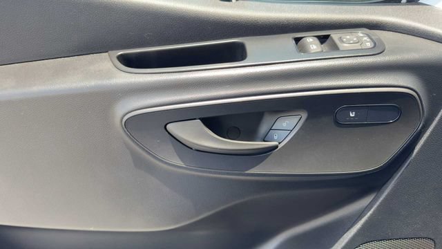 Used 2025 Mercedes-Benz Sprinter 2500 image 15