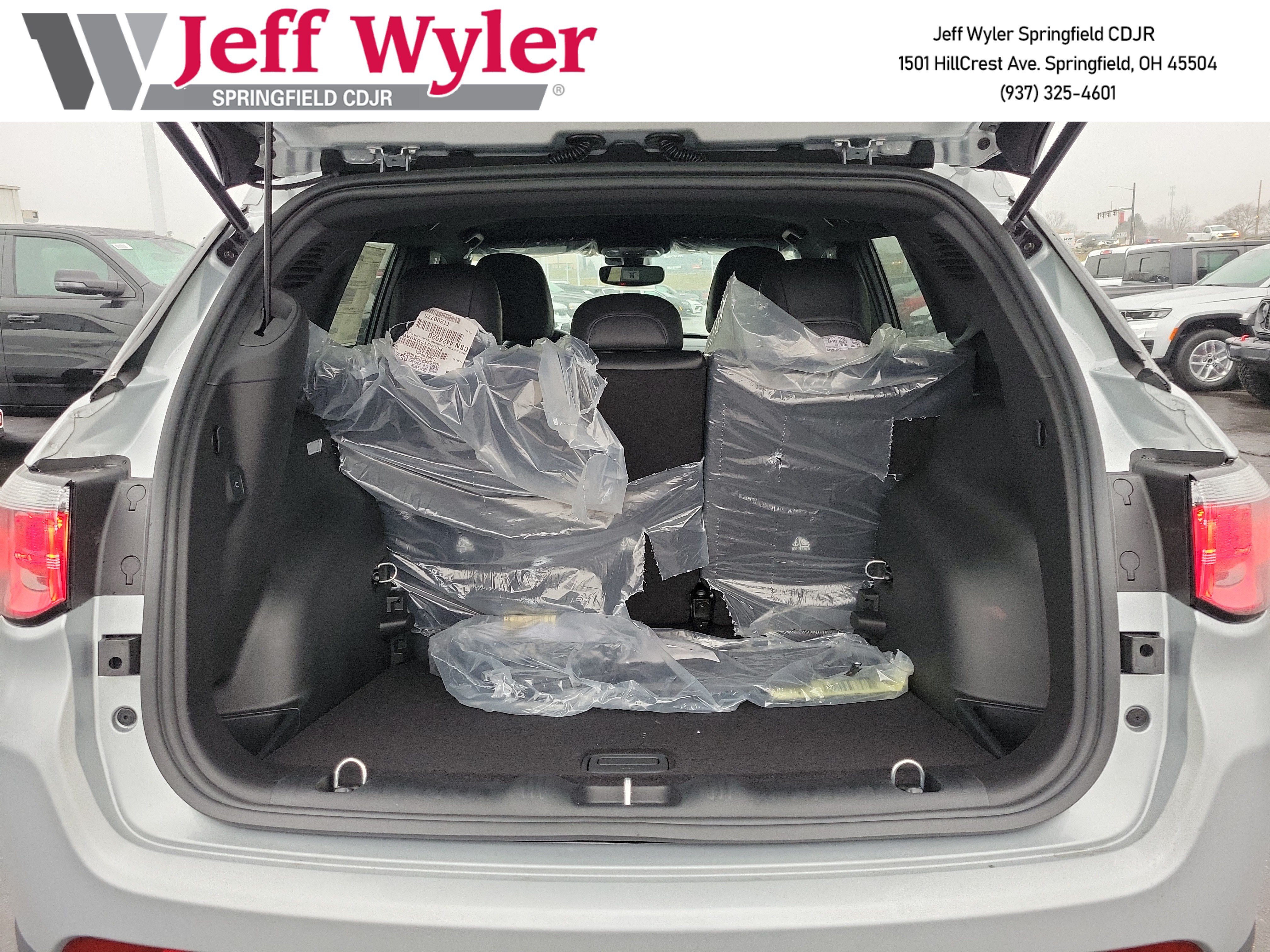 New 2026 Jeep Compass Latitude AWD/4WD image 5