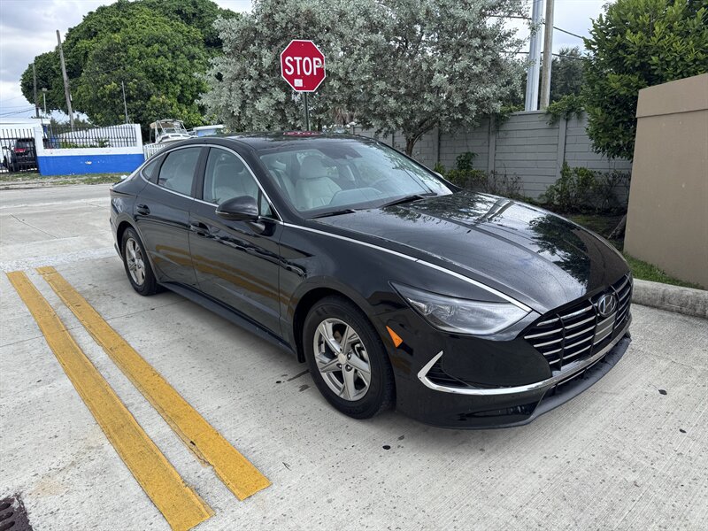 Used 2023 Hyundai Sonata SE FWD image 3