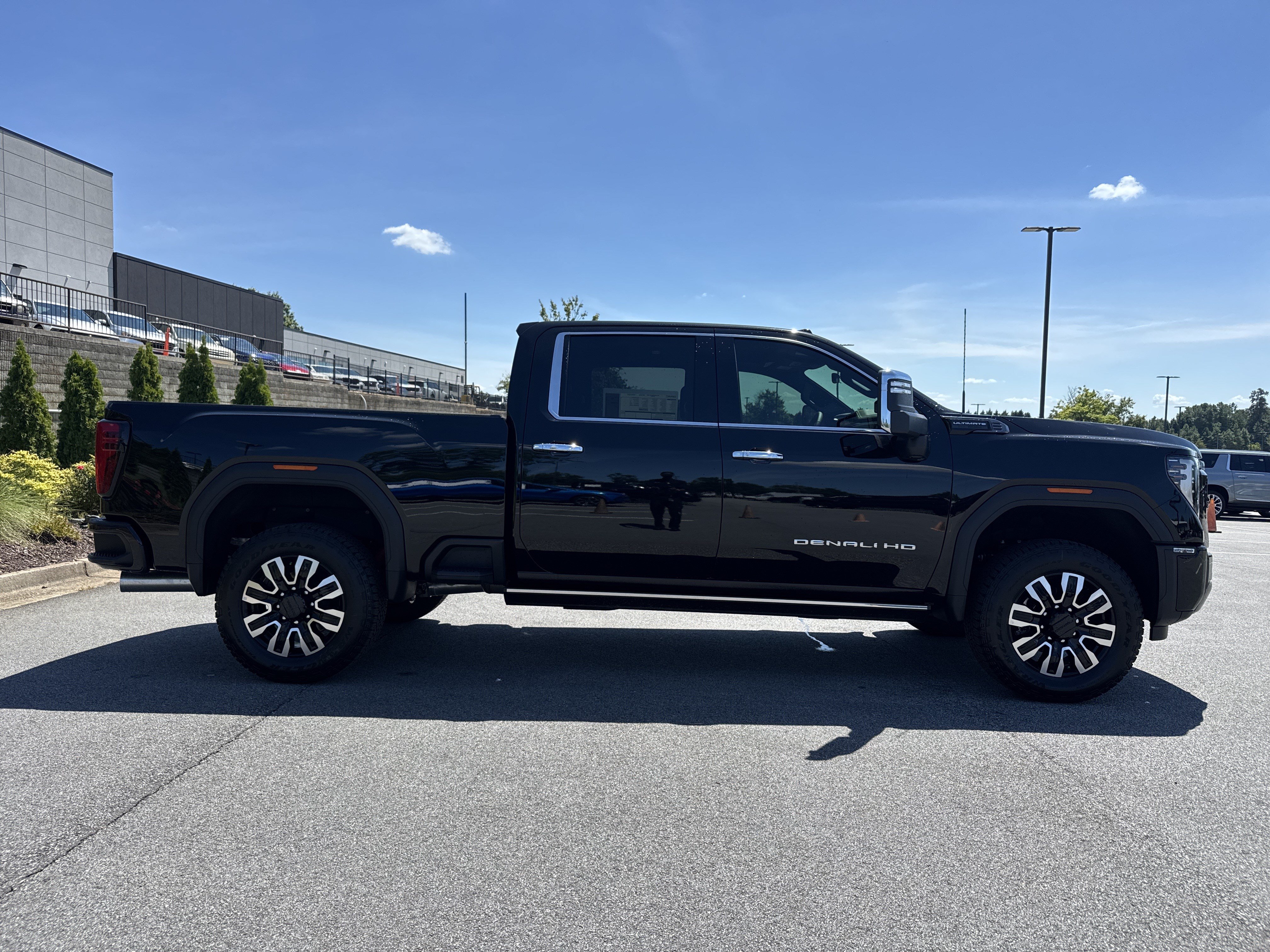 New 2026 GMC Sierra 2500 Denali Ultimate AWD/4WD image 11