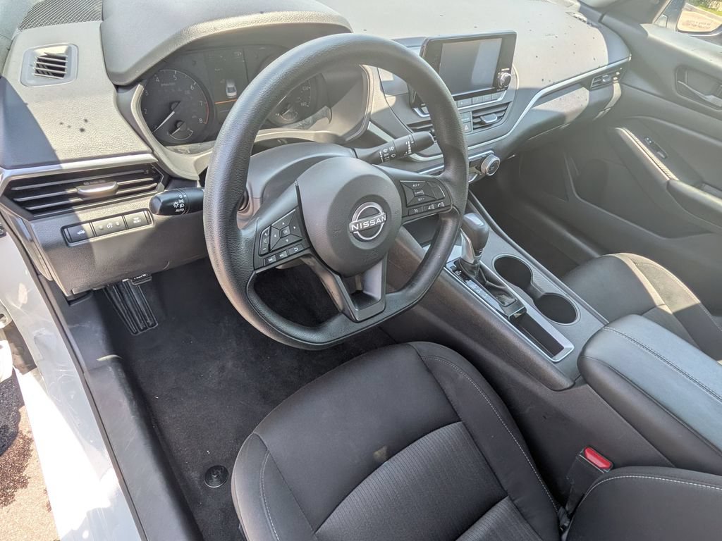 Certified 2024 Nissan Altima 2.5 S FWD image 11