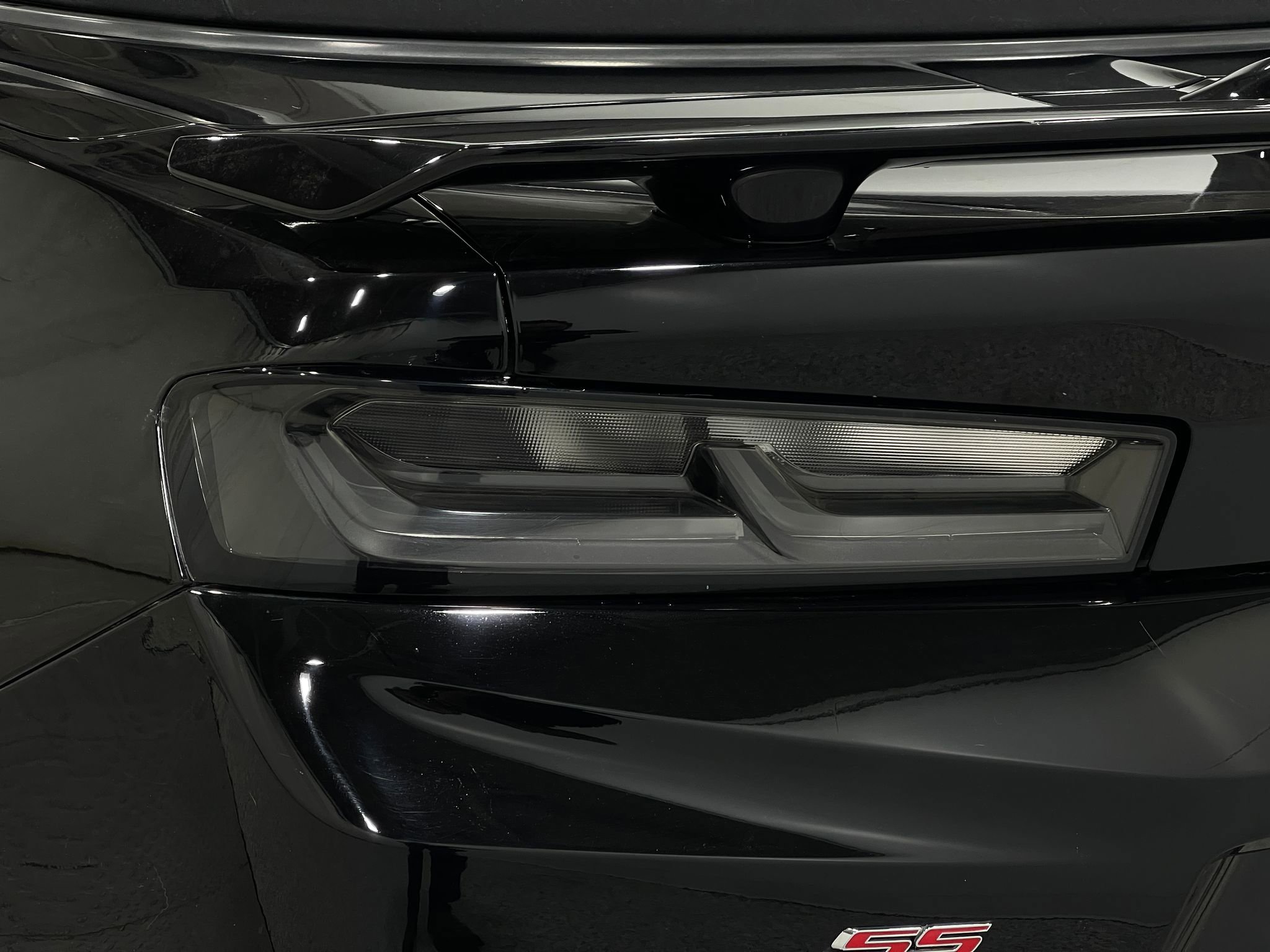 Used 2018 Chevrolet Camaro SS RWD image 32