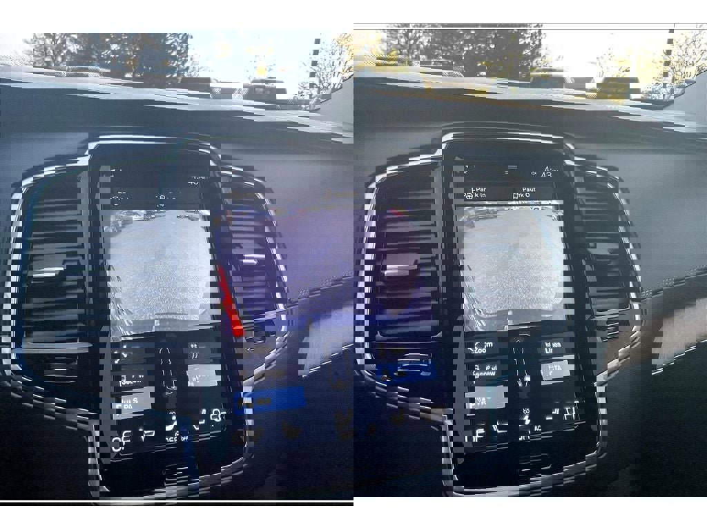 Used 2017 Volvo XC90 T6 Inscription w/ Vision Package image 23