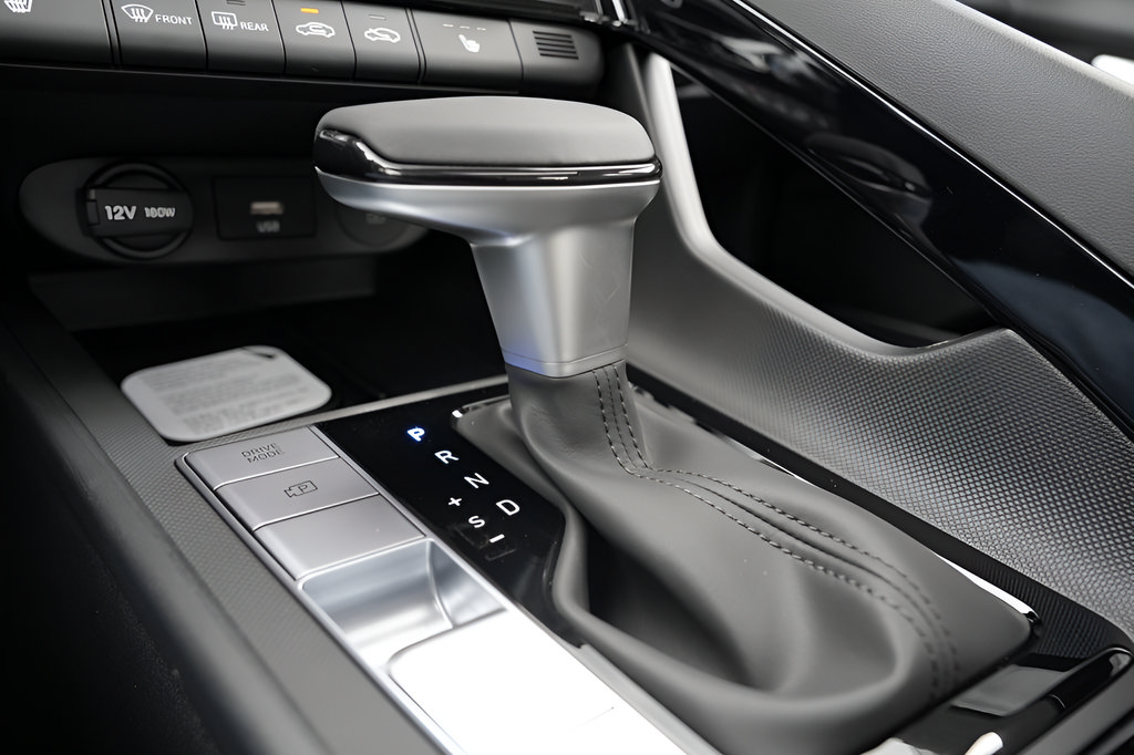 New 2026 Hyundai Elantra Limited FWD image 29