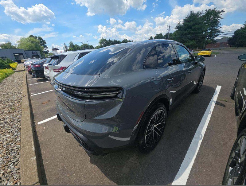 Used 2025 Porsche Macan 4 Electric AWD/4WD image 3