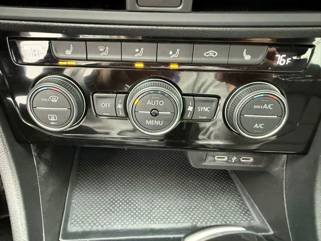 Used 2024 Volkswagen Jetta SE image 17