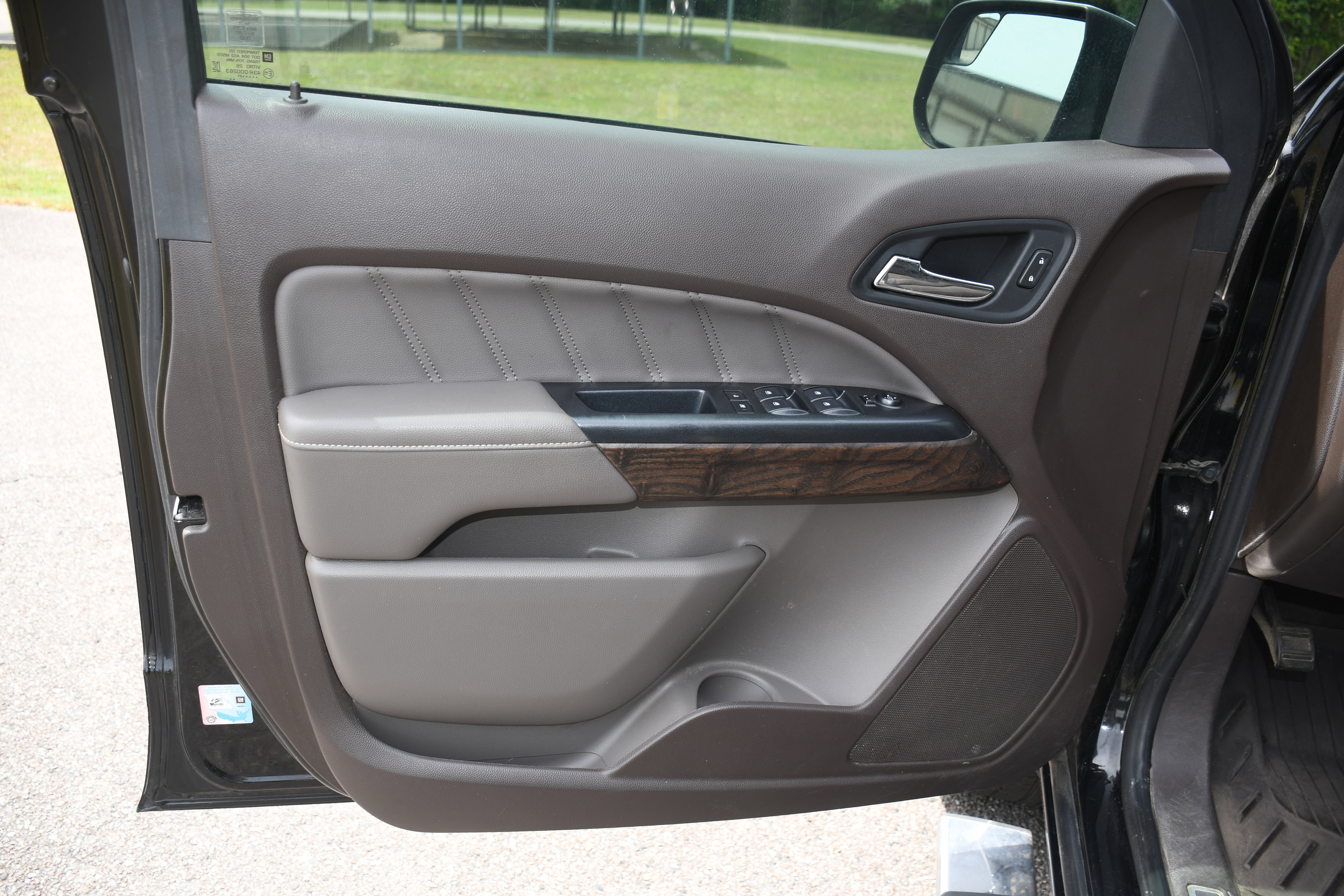 Used 2021 GMC Canyon Denali RWD image 9