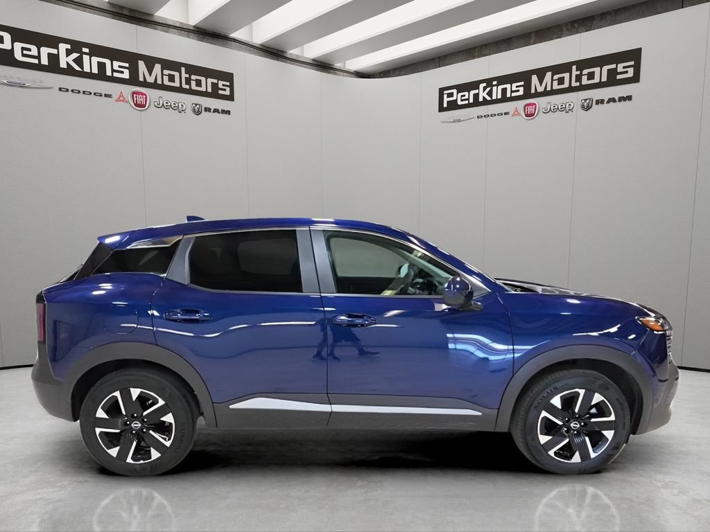 Used 2025 Nissan Kicks SV AWD/4WD image 6