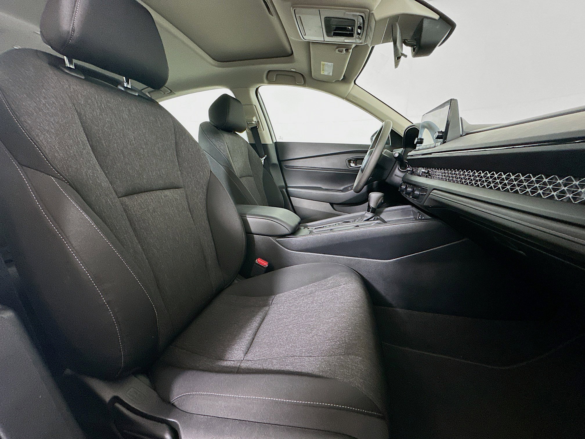 Used 2025 Honda Accord SE image 29