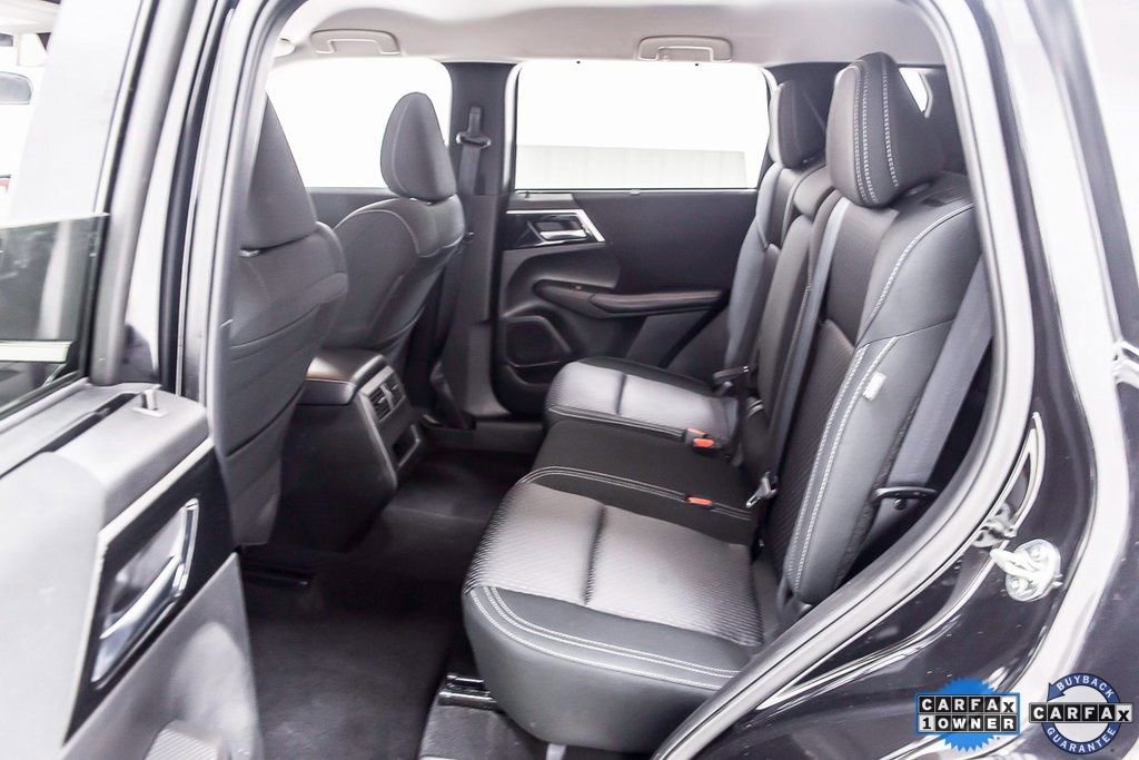 Used 2024 Mitsubishi Outlander ES image 27