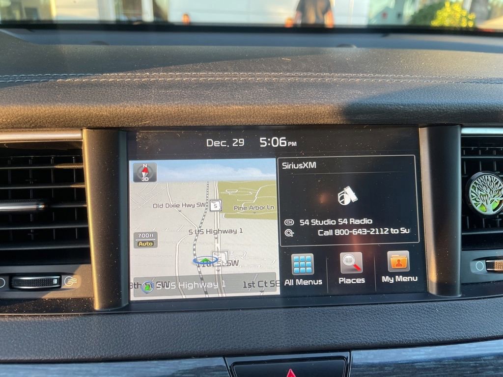 Used 2017 Kia Cadenza Limited image 4