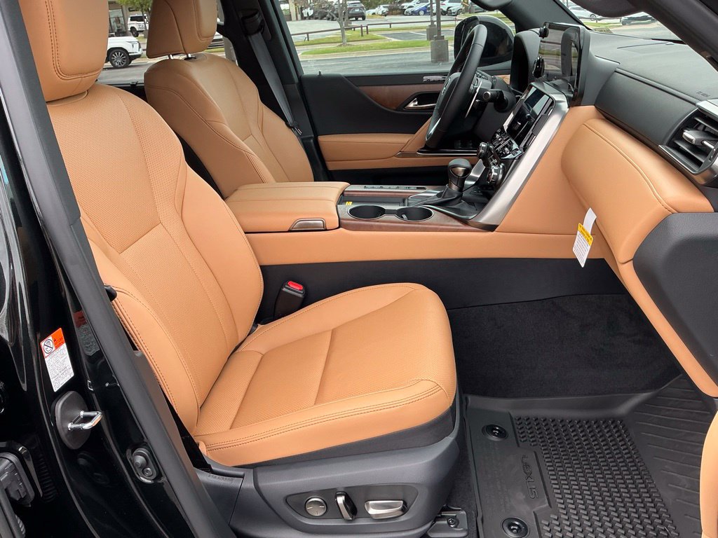 New 2026 Lexus LX 600 4WD w/ Interior Upgrade Package image 23