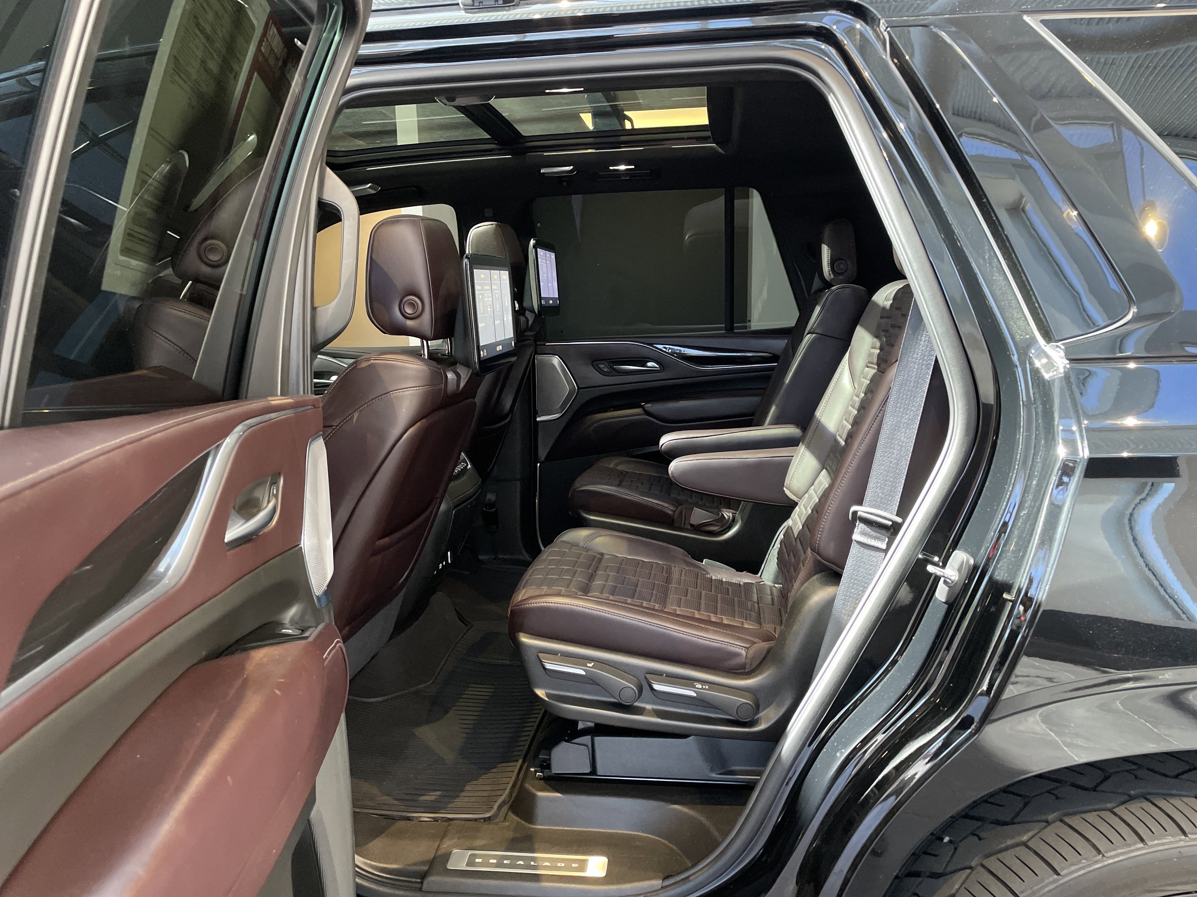 Used 2021 Cadillac Escalade Sport Platinum image 41