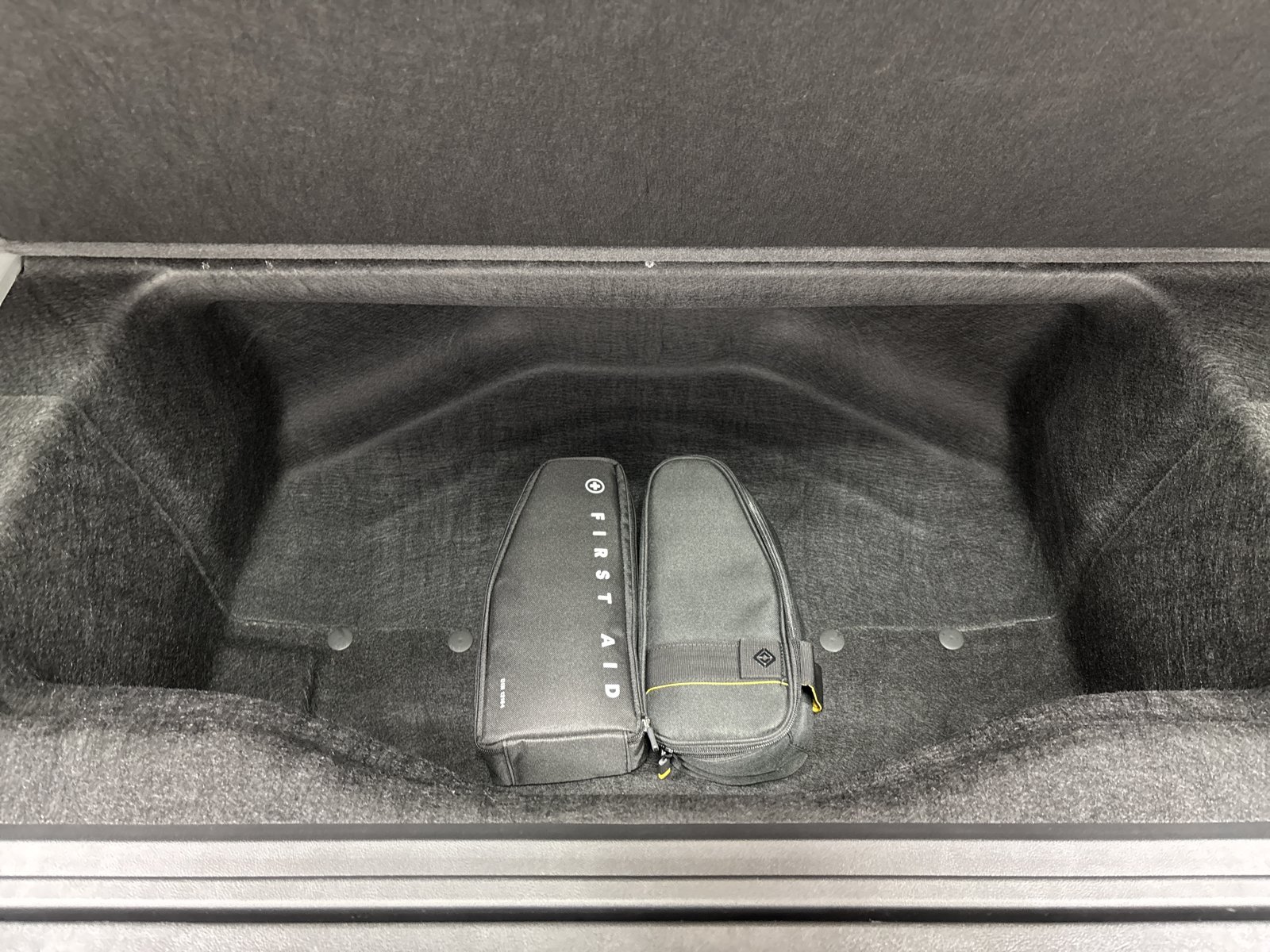Used 2024 Rivian R1S Adventure AWD/4WD image 26