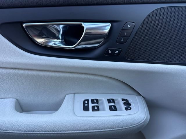 Used 2020 Volvo S60 T6 Momentum w/ Protection Package Premier image 21