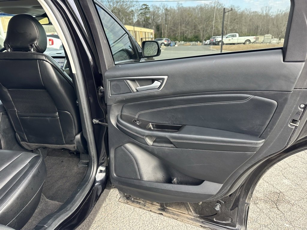 Used 2019 Ford Edge Titanium w/ Equipment Group 301A image 21