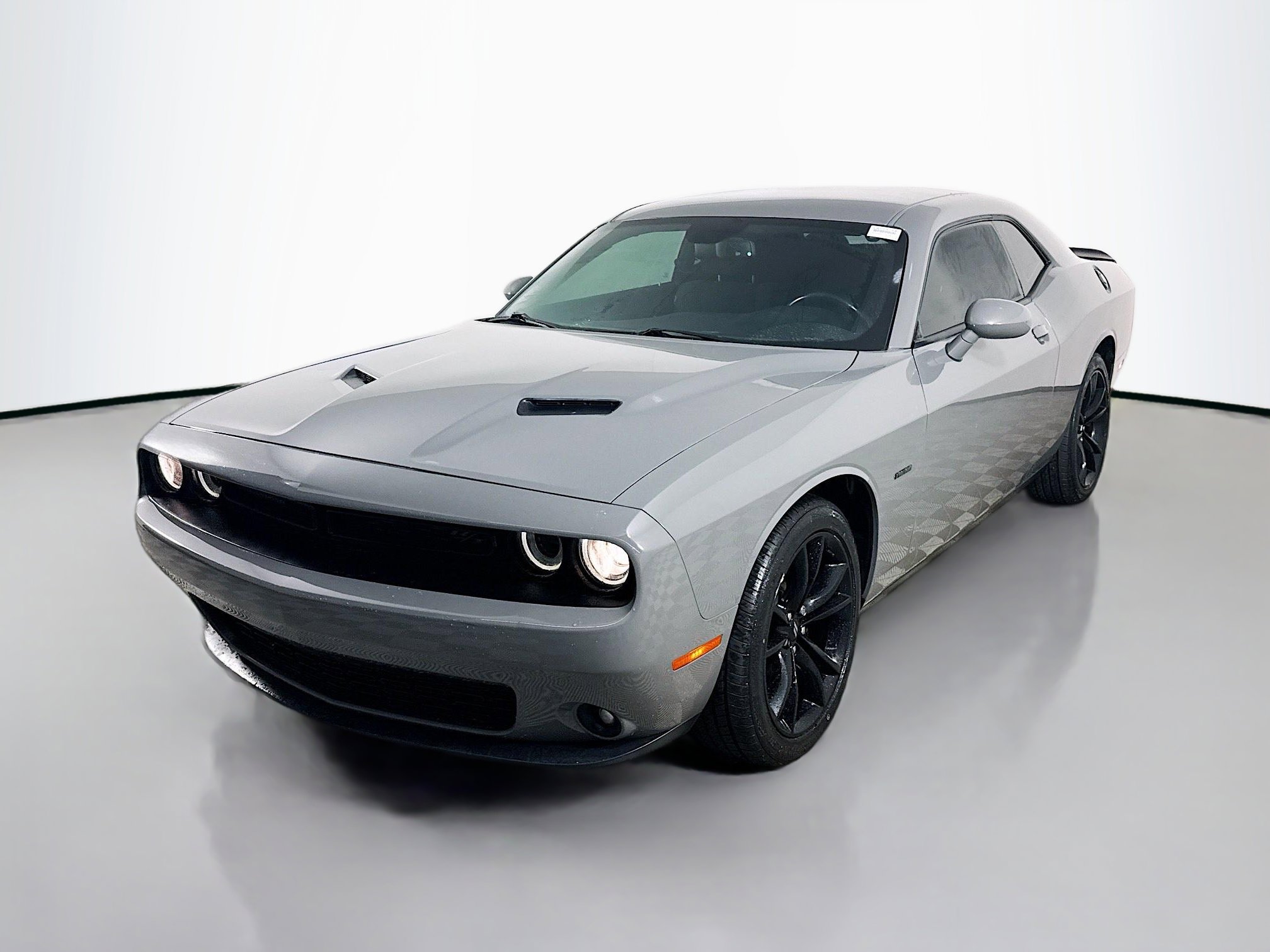 Used 2018 Dodge Challenger R/T w/ Blacktop Package RWD image 4