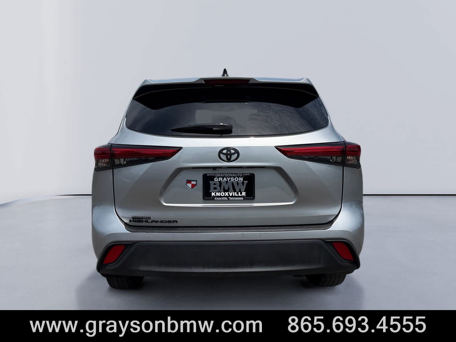 Used 2023 Toyota Highlander L FWD image 4